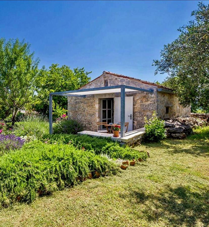 Apartamento Lovrini Dvori Brusici Exterior foto