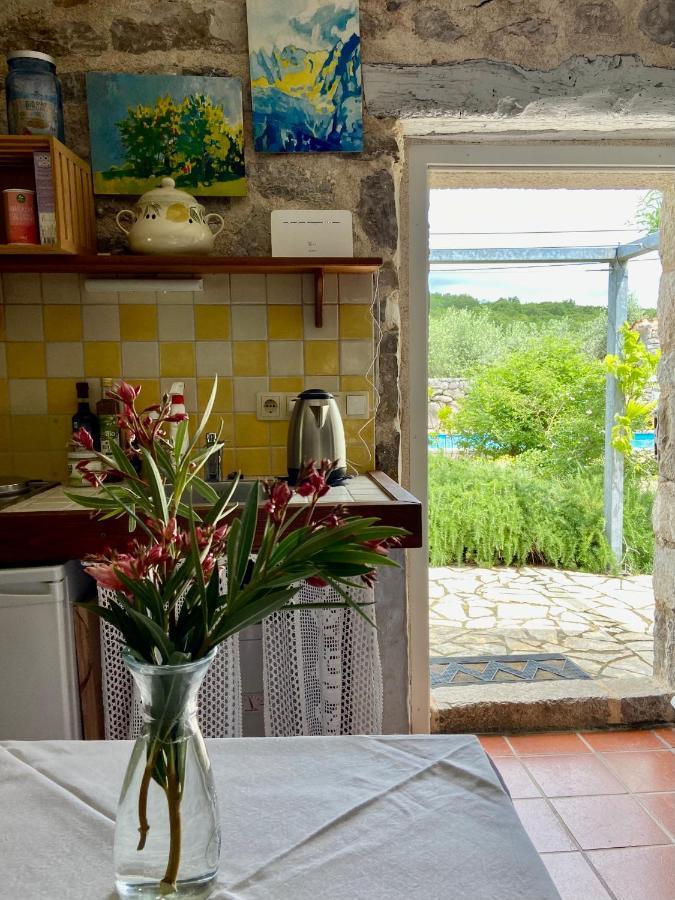 Apartamento Lovrini Dvori Brusici Exterior foto